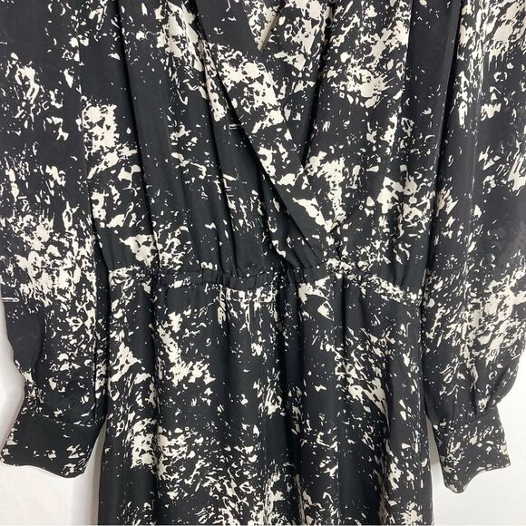 Parker Black and White Patterned Silk Dress Size Small Long Sleeve V Neck - Picture 3 of 12